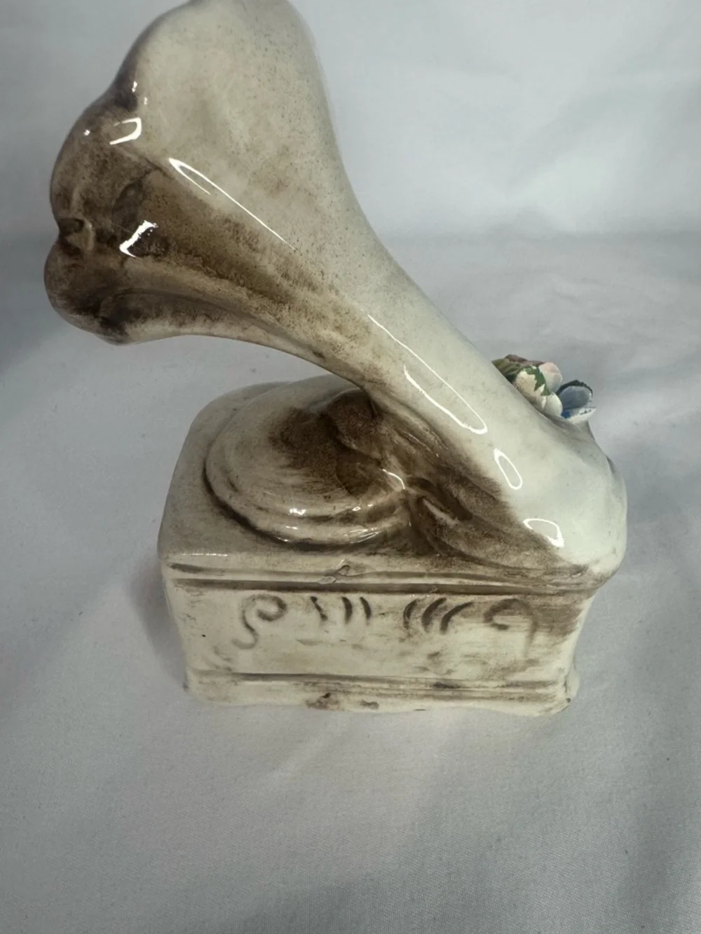*Vintage Porcelain Gramophone Figurine Hand Painted Floral Phonograph Decor